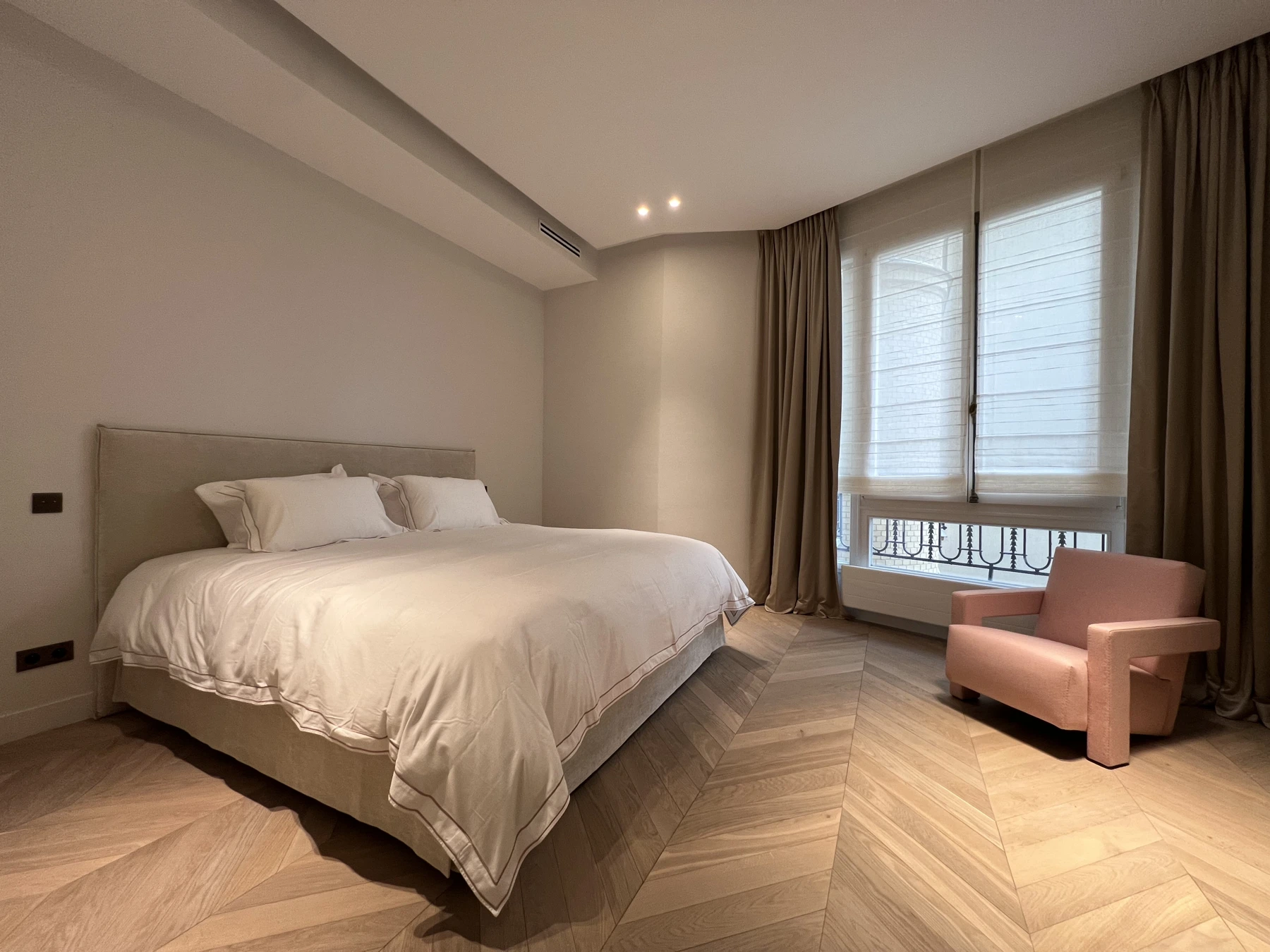 Appartement contemporain : chambre