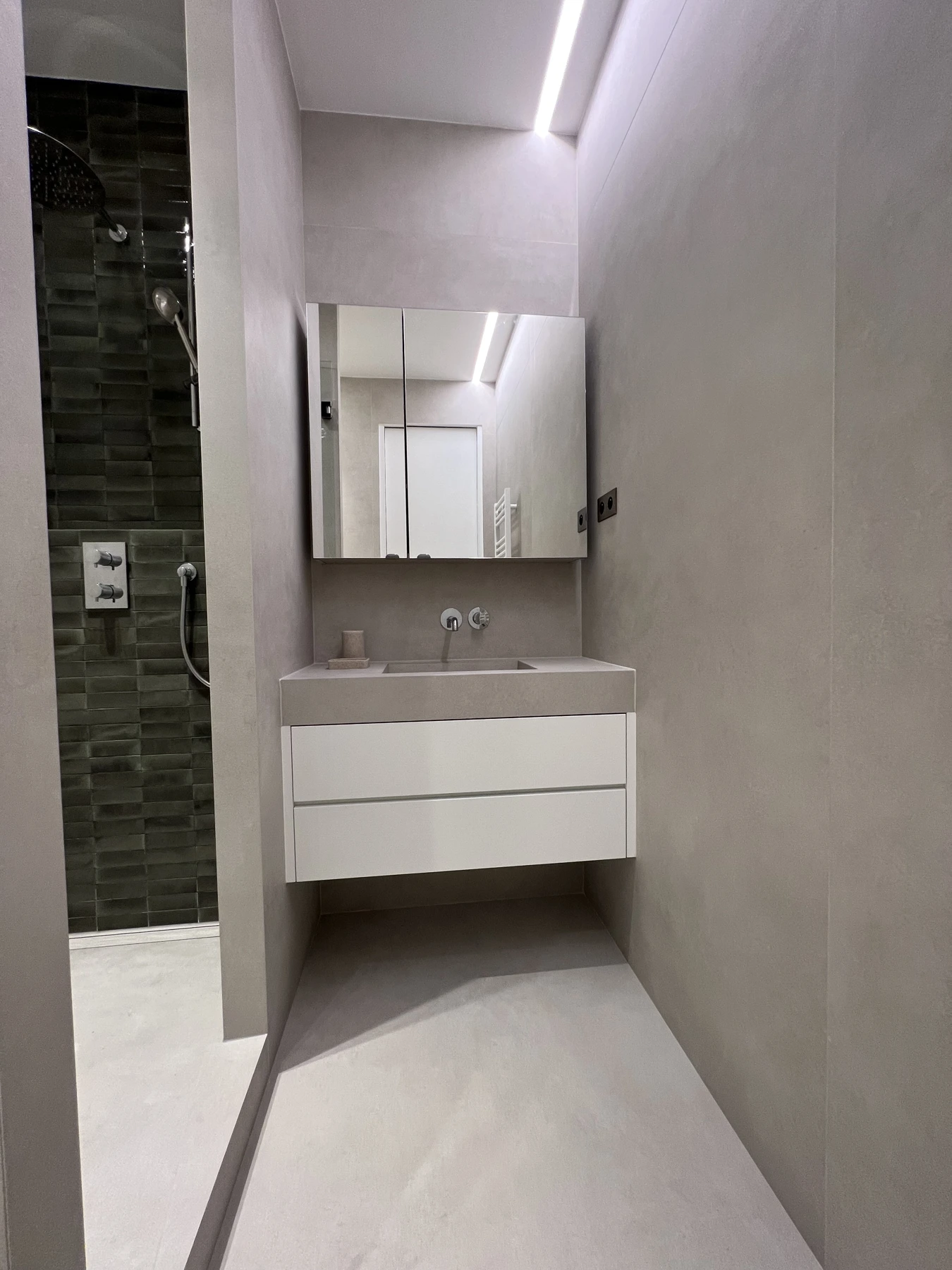 Appartement contemporain : salle de bain